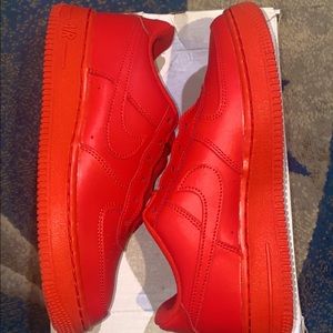 *SOLD* 5.5Y Air Force One Triple Red